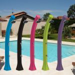 douche solaire couleurs piscine