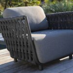Fauteuil Hug | Châssis aluminium époxy et sangle tressée | Anthracite